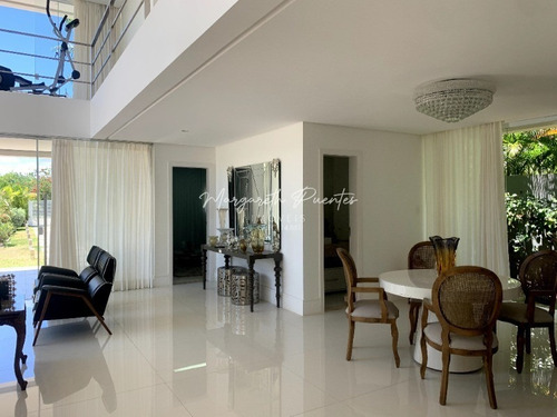 Imagem 19 de 30 de Mansão Completa Localizada Em Condomínio Clube R$3,5 Mi, Com 1.019m² De Área Total, 4 Suítes E Piscina Privativa, Camaçari - Bahia - Ca00276 - 70485050