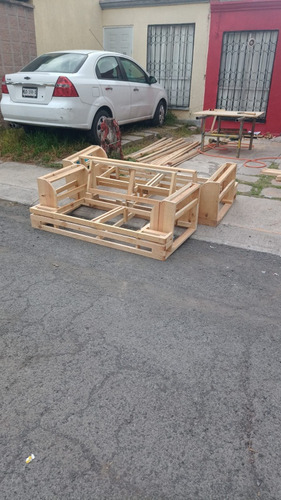 Venta De Sillón Con Taburete (centro De Mesa Y Banco )