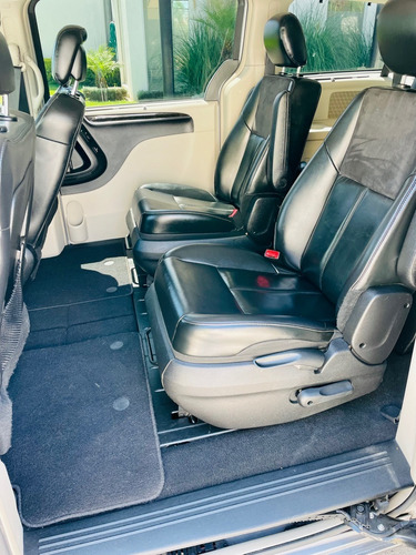 Imagen 15 de 15 de Chrysler Town & Country 2014 Limited