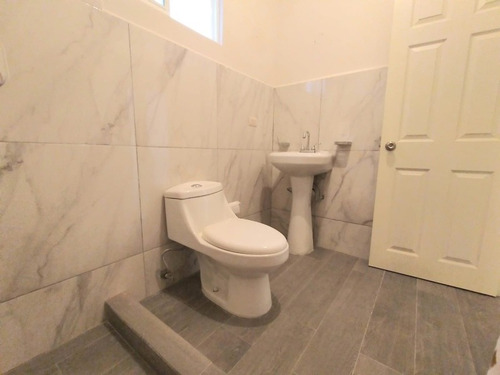 Imagen 8 de 9 de Casa De Una Planta En Venta Col Rosario
