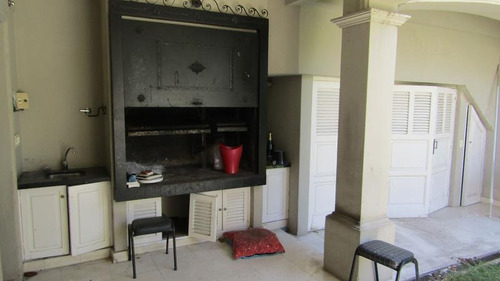 Imagen 19 de 21 de Casa De Estilo Francés 4 Ambientes Garage Dos Autos En Residencial Exclusivo