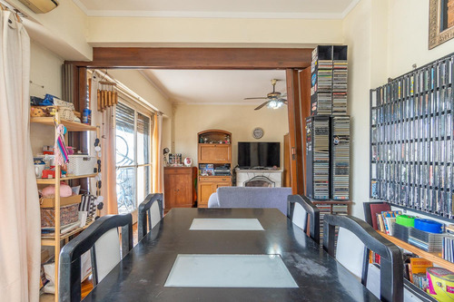 Venta Departamento 3 Ambientes Más Dependencia De Servicio, Balcón Al Frente Flores