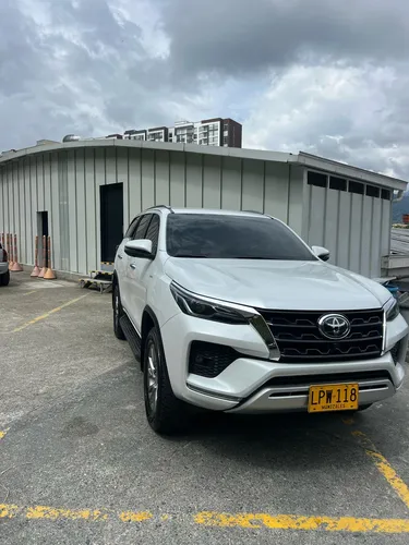Toyota Fortuner 2.4 Diésel Srv 4X2