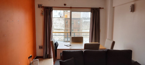 Imagen 3 de 10 de En Venta A 1 Cuadra De Estacion En Edif. De Categoria Depto 2 Amb C/ Balcon Y Cochera En Lanus (027)