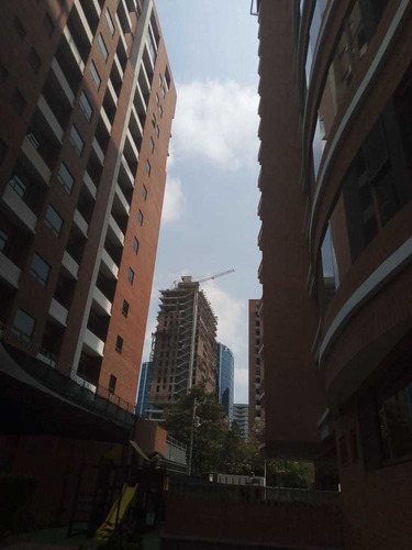 Imagen 8 de 10 de Alquiler Apartamento Excelente Ubicación Zona 10