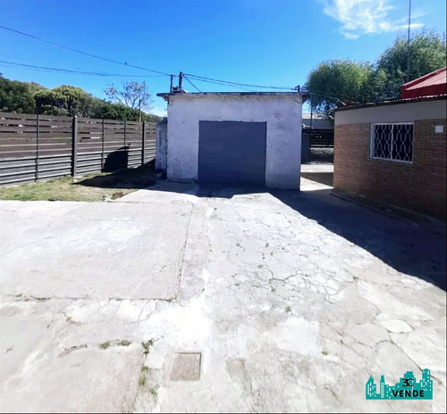 Venta! 2 Casas En Mismo Padron. Amplio Terreno! Bolivar!