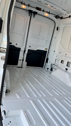 Imagen 13 de 17 de Ford Transit Furgon Medio Techo Normal Ventas Especiales Fmx