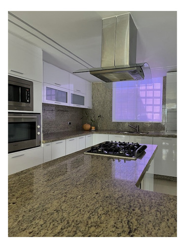 Se Vende Casa 150m2. 3h/3b/2p. Guatire. Villas De Buenaventura.