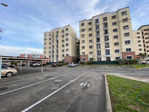 Sorangel Vargas Vende Bello Apartamento Con Piscina, Urbanismo Privado, Piso Bajo. Metropolitano Javier Zona Oeste Barquisimeto