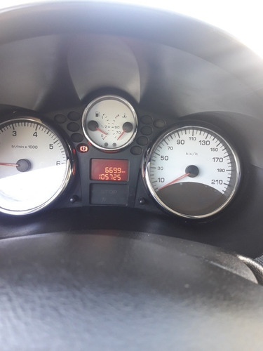 Peugeot 207 1.4 Sedan Xs 2011