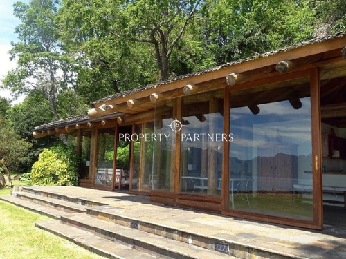 Lujosas Casas Con Orilla De Lago Villarrica