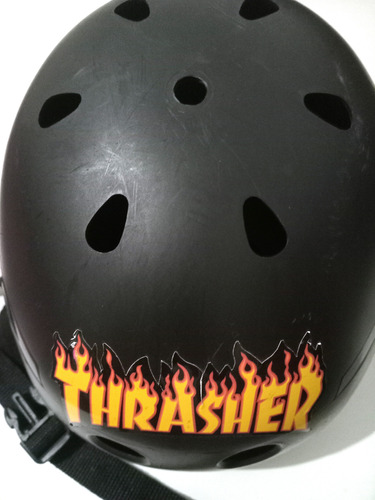 Casco Skate Roller Bici Patineta Thrasher. Casi Sin Uso