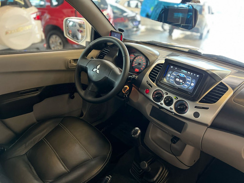 Mitsubishi L200 Triton GL 3.2 CD TB Int. Dies. Mec.