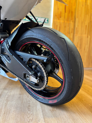 Yamaha R6