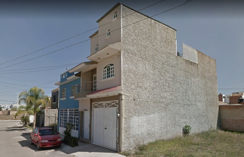 Casa De 3 Pisos En Venta En Tonalá, Jalisco - Cymo