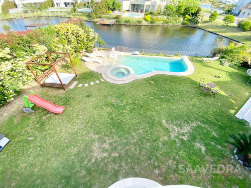 Imagen 25 de 30 de Oportunidad! Casa En Venta Al Lago. 4 Dormitorios En Suite. 3 Plantas. Barrio Golf Nordelta