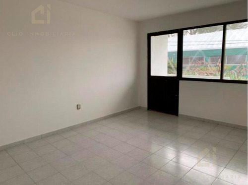 Amplia Propiedad En Renta, Ubicada En La Colonia Flores Magón, Puede Tener Uso Habitacional O Comercial