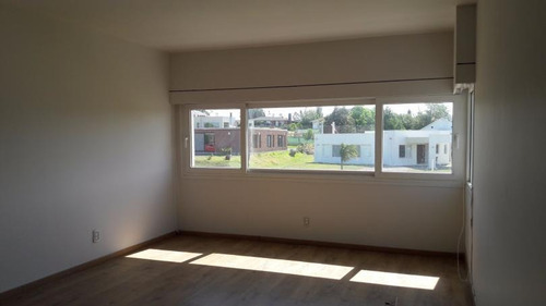 Venta Casa 4 Dormitorios Barrio Privado Colinas