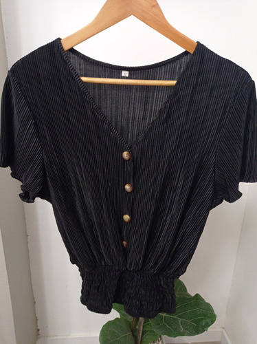 Blusa Negra Brillante Con Elástico En La Cintura.