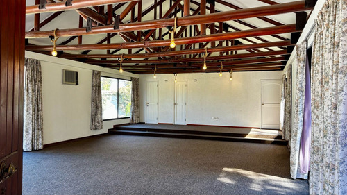 Venta De Espectacular Propiedad En Pirque. Gran Casona, Ubic
