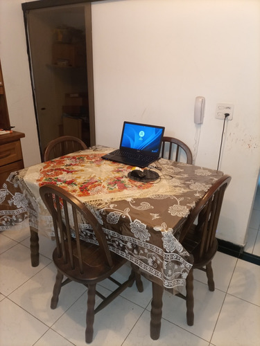 Casa Com 2 Sala 4 Quarto 1 Cozinha 4 Banheiro,1 Quintal.