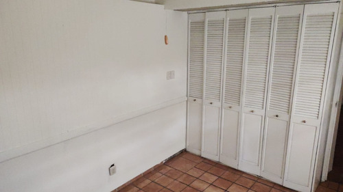 Imagen 4 de 10 de Amplia Residencia