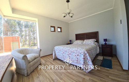 Tunquen, Bosquemar. Estupenda Casa Emplazada En E...