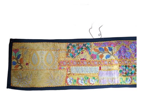 Tapiz De La India. Patchwork. Tela Bordada. 150 X 37 Cms