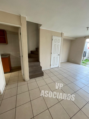 Prop Adjudica En Remate Casa De 3 Pisos Con 3 Dorm Y 3 Baños