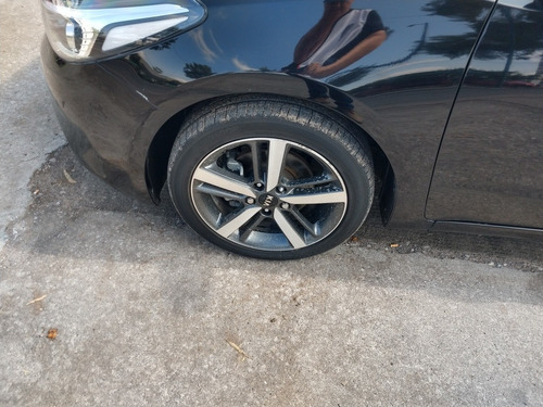 Imagen 11 de 15 de Kia Forte 2.0 Hb Sx At 2018