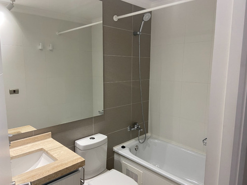 Amplio Depto En Primer Piso, 2d+2b+1est+bod, Cerca Campus Uc
