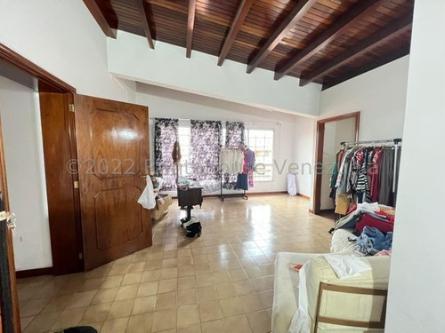 Imagen 2 de 16 de Mayerling Gonzalez Bm Vende Casa Mls #22-27856