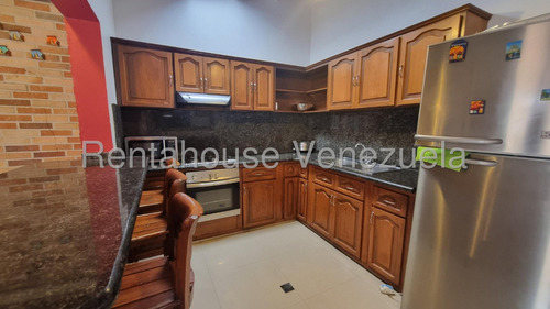 José Trivero Vende Bella Y Acogedora Casa Ubicada En Cabudare, Cuenta Con Tanque Subterráneo Y Parque Infantil