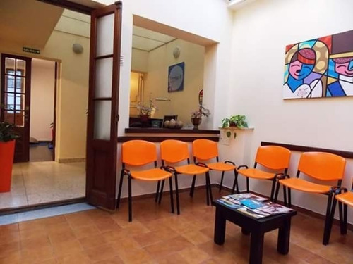 Ph, 2 Consultorios, 2 Gabinetes, Un Gimnasio De Rehabilitaci