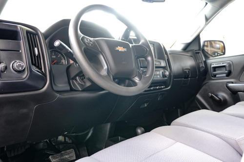 Imagen 10 de 14 de Chevrolet Silverado 2500 4x4 2018