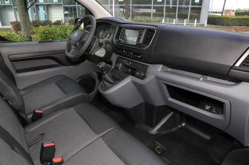 Imagen 11 de 15 de Citroën Jumpy 1.6 L3 Hdi 115 Business 2022