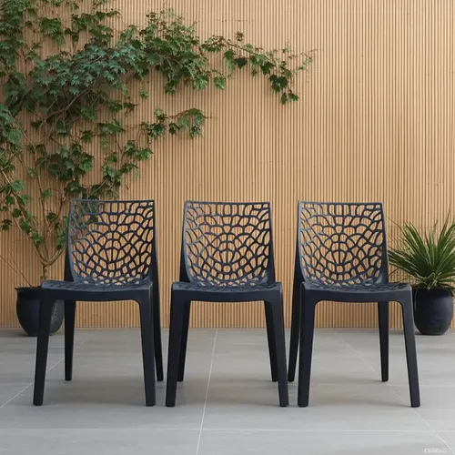 Kit De 4 Cadeiras Gruvyer Para Jantar Xplast Pretas Empilháveis Preto