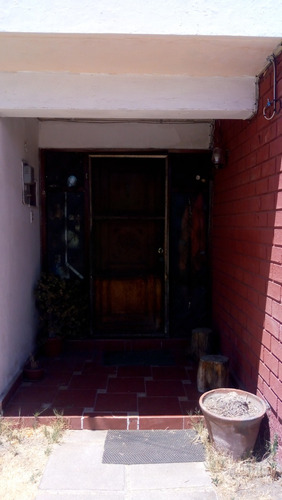 Barrio El Tenis, Casa Un Piso En Barrio Residencial