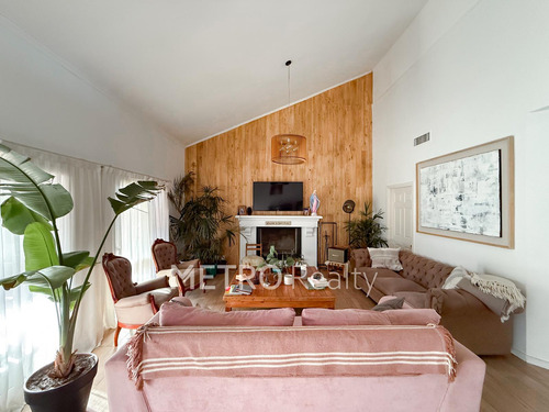 Casa En Venta Con 5 Dormitorios En Barrancas Del Lago, Nordelta