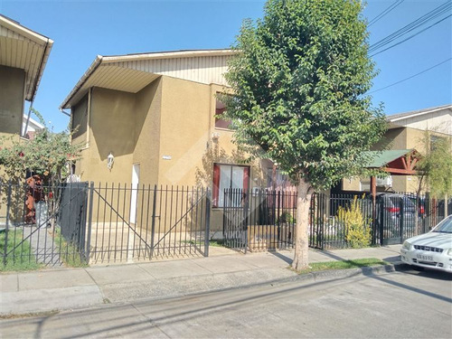 Casa En Venta De 3 Dorm. En Maipú