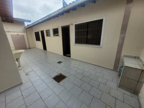 Imagem 17 de 25 de Casa Com 4 Quartos E 5 Banheiros À Venda, 140 M² - Amg10