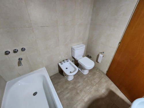 Venta. Departamento En Duplex 2 Ambientes Divisibles Como 3 Ambientes. Caballito. Financiacion