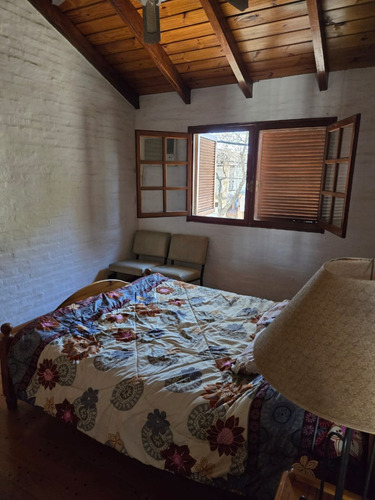 Venta Casa De 3 Dormitorios Con Patio, Barrio Jorge Cura Rosario