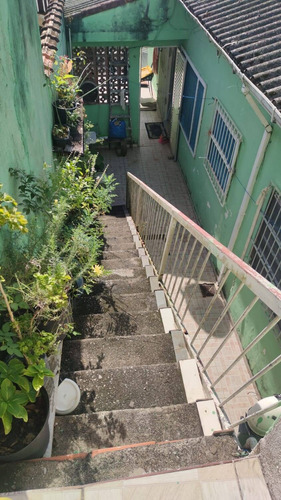Imagem 9 de 13 de 5606- Casa 2 Dormitórios Lado Pista Itanhaém
