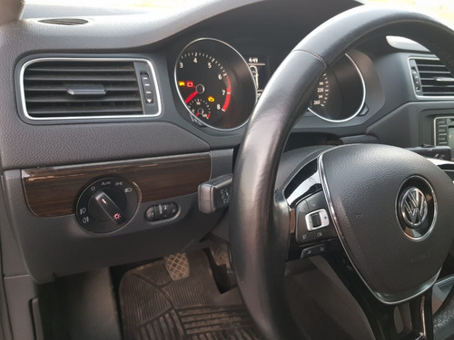 Volkswagen Vento 2.5 Luxury