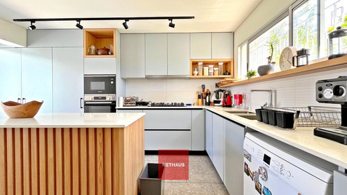 Nethaus Vende Hermosa Casa Totalmente Remodelada En Ñuñoa