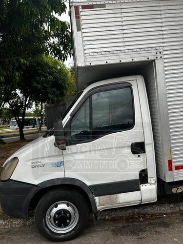 Iveco Daily 35s14 4x2 Ano 2013 Com Baú