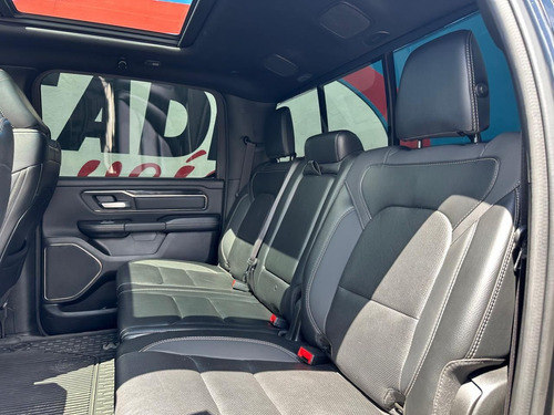 RAM 1500 5.7 V8 REBEL CD 4X4