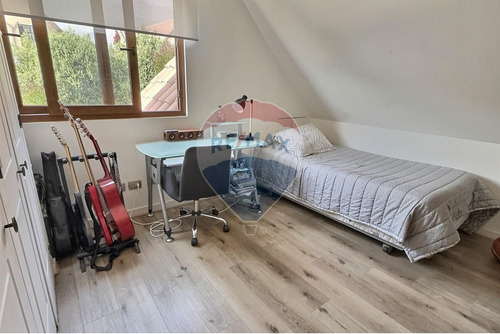 Rebajada! En Condominio Y Cercana A Colegios