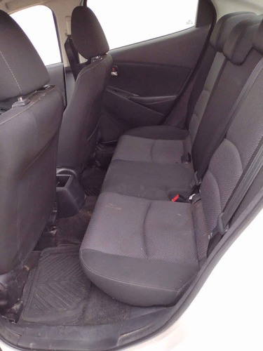 Imagen 3 de 12 de Mazda Mazda 2 2019 4p I Touring L4/1.5 Aut
